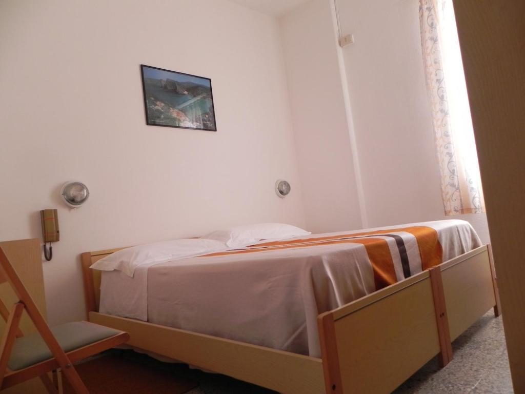 Hotel Fjby 칼라세타 객실 사진