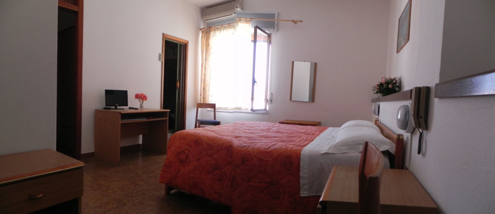 Hotel Fjby 칼라세타 외부 사진